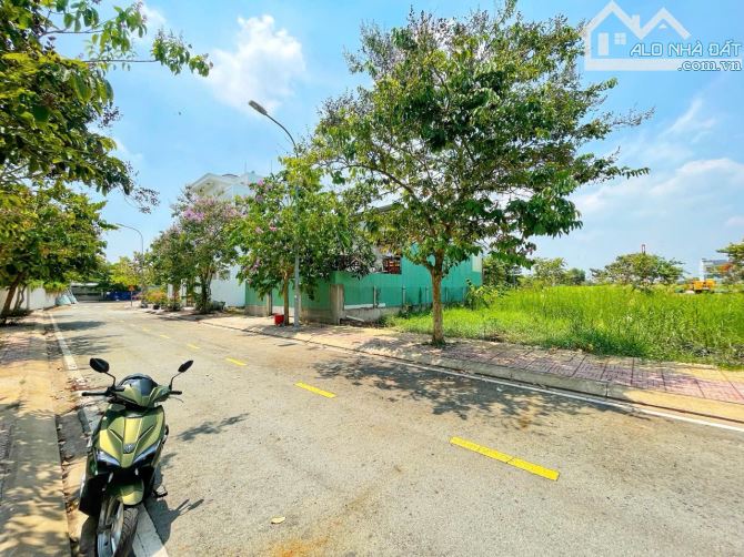 BÁN ĐẤT KHU BCA PHẠM HỮU LẦU, 12x26m, 318M2, CẠNH CÔNG VIÊN, CHỈ 65TR/M2 - 3