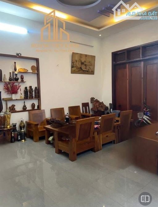 BÁN NHÀ CẤP 4 MẶT TIỀN XUÂN DIỆU. DT: 6,8 x 18,3M. GIÁ: 7,4 TỶ - 3