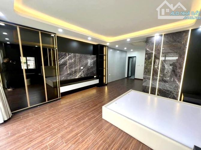 Mới đẹp Khâm Thiên, 6T thang máy, thông sàn gara, KD, ô tô tránh, 55m2