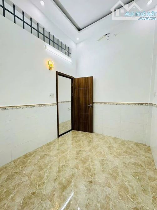 Bán gấp căn nhà Đ.Lê Thị Nữa - củ chi - 120m2 - 835 triệu - sổ riêng - 3