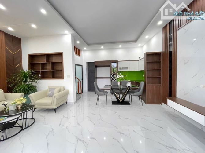 Căn 3 tầng rẻ nhất phường Hồng An ô tô đỗ cửa - 3