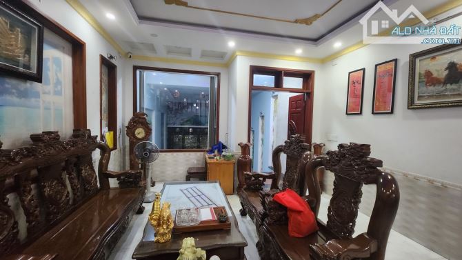 Nhà mới 5 tầng Mặt tiền Nguyễn Thị Minh Khai 122m2 có hầm tiện ở và cho thuê văn phòng - 3
