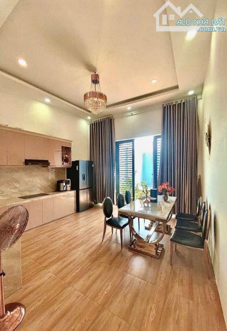 Quận 10, 3 Tầng, 90m2,vị trí kd liền kề Sư Vạn Hạnh Tô Hiến Thành, Tn 360tr/năm, 13.x Tỷ - 3