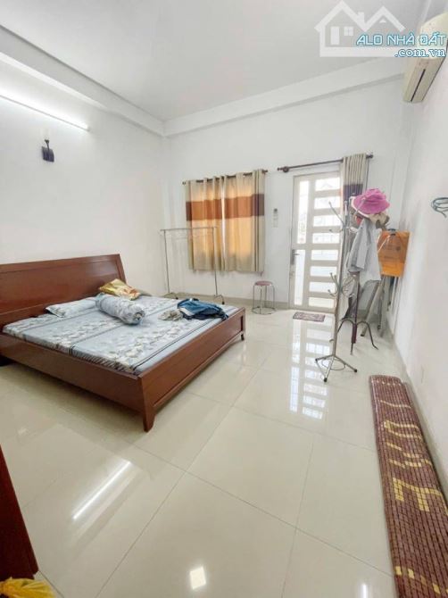 Hẻm xe hơi Dương Quảng Hàm - Ngay đại học Văn Lang | 70m2(4.1x17)A4 | 4 Tầng | 4 Phòng ngủ - 3