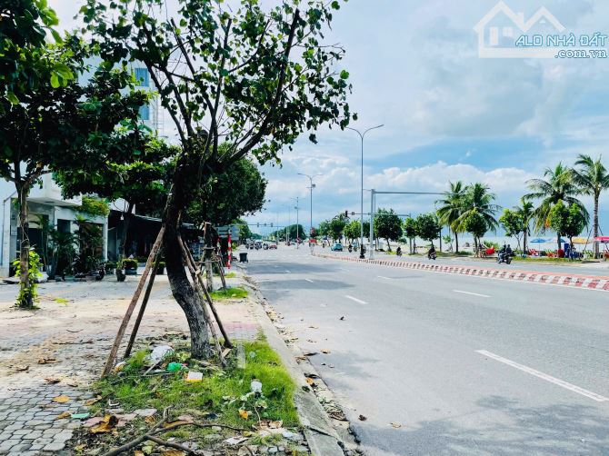 Bán đất mặt tiền Nguyễn Tất Thành rộng 124m2 vị trí đắc địa view Biển! - 3