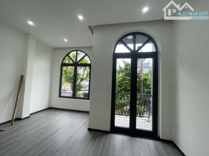 NHÀ 3 TẦNG TÂN CỔ ĐIỂN – MT VÕ NHƯ HƯNG – KĐT VEN SÔNG HÀN TUYỆT ĐẸP - VÔ FULL NỘI THẤT - 3