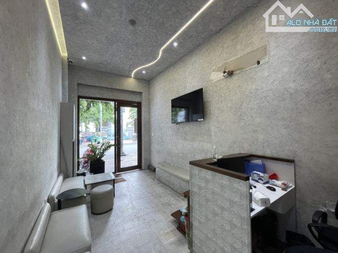 Quận 3 - Bán gấp nhà mặt tiền TPHCM, khu kinh doanh, giá tốt - 3