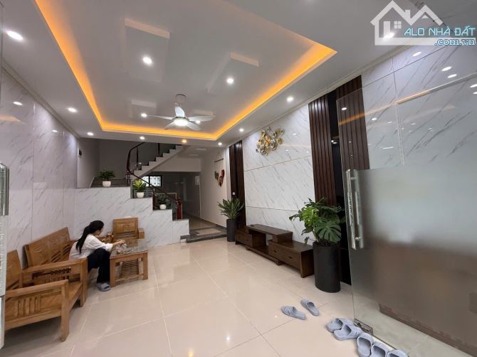 N4658 CHO THUÊ nhà Văn Cao ô tô đỗ cửa - 3