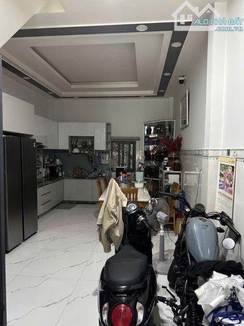 BÁN NHÀ 4 TẦNG ĐẦY ĐỦ NỘI THẤT- CÓ THANG MÁY-GẦN QL1A- VÕ THỊ LIỄU- 56M² -HẺM 6M-GIÁ 8TỶ - 3