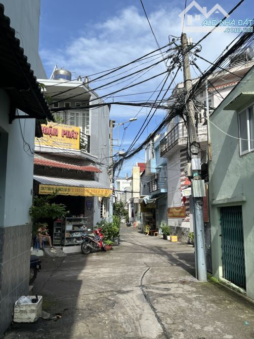 BÌNH TÂN GIÁP TÂN PHÚ–46M2/NỞ HẬU-2 TẦNG/HOÀN CÔNG ĐỦ-HẺM ÔTÔ THÔNG-GIÁ CHỈ 4.X TỶ - 3