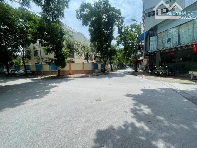 Cần bán Mảnh đất vàng Dịch vụ Hàng Bè,Kiến Hưng.Dt 50m × Mt 5.6m.Giá 14 tỷ.Kinh doanh đỉnh - 2
