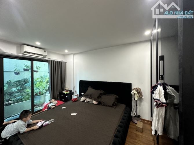 BÁN NHÀ GIANG BIÊN, LONG BIÊN,  DT 32M , 6 TẦNG , Ô TÔ ĐỖ CỔNG, CHỈ 6,2 TỶ - 3