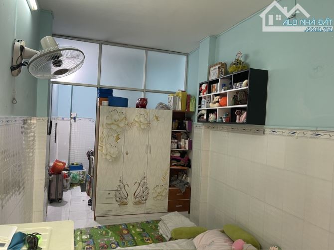 NHÀ GIÁ RẺ P13 Q8 - HẺM 3M VÀI BƯỚC RA ĐƯỜNG TÙNG THIỆN VƯƠNG - QUA Q5 CHỈ 5P. - 3