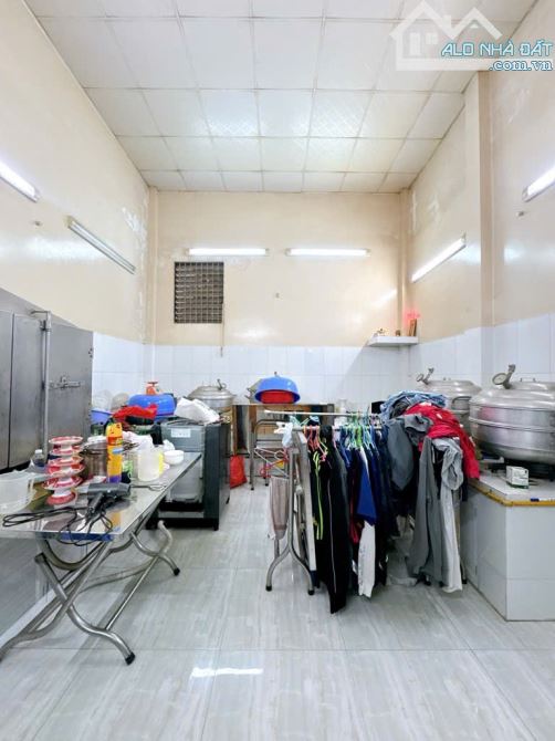 Xe hơi tới nhà cũ Quận 4 DT 100m - Ngang 4m - Đoàn Văn Bơ Sổ hồng không quy hoạch - 3