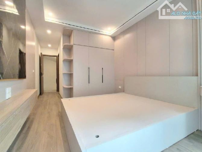 BÁN NHÀ VŨ ĐỨC THẬN, Ô TÔ VAO NHÀ, TẶNG NỘI THẤT LONG LANH, GẦN PHỐ, 6 TẦNG, CHỈ 7.X  TỶ - 3