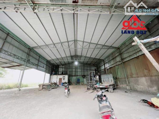 BÁN XƯỞNG CƯA GÓC 2Mt  HỐ NAI 3. GẦN GX LAI ỔN. KHU 113. Diện tích. Ngang 15 x 30m ( 436m2 - 4