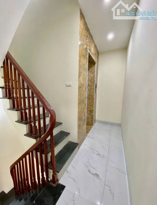 BÁN NHÀ BỒ ĐỀ DÂN XÂY, DT 49M2, MT 3.3M, NGÁCH Ô TÔ , GẦN HỒ. GIÁ 9 TỶ 3. - 4