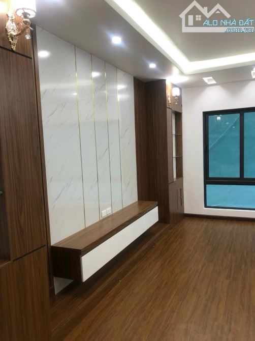 NGUYỄN VĂN HUYÊN-CẦU GIẤY-6 TẦNG THANG MÁY-2 MẶT THOÁNG-Ô TÔ ĐỖ CỬA-13.5 TỶ - 4