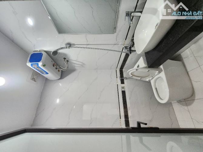 - TOÀ NHÀ CĂN HỘ DỊCH VỤ - TÂY HỒ GẦN Ô TÔ - 10 PHÒNG FULL NỘI THẤT - DT 43 M - MT 4 M - 6 - 4