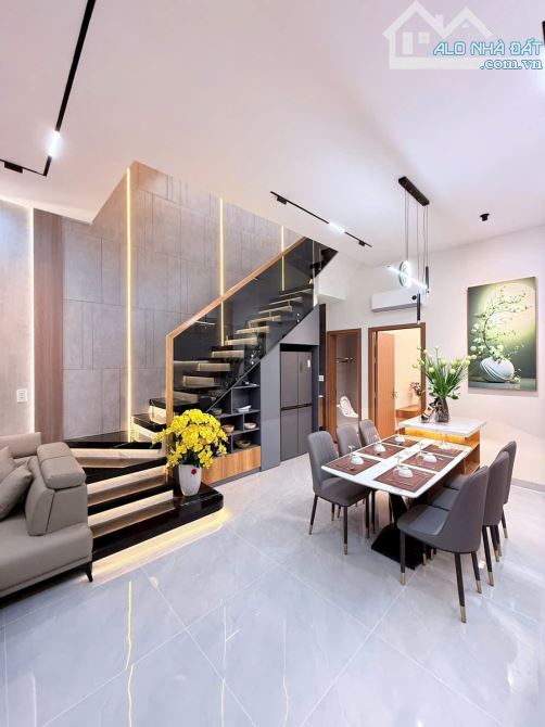 Bán nhà Đẹp 3 tầng đường nhựa 8m gần Ngã 4 Hồ Tùng Mậu & Hoàng Thị Loan - 4