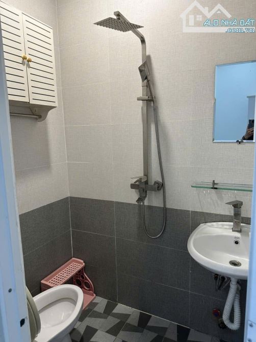 🏠🏠NHÀ 3 TẦNG - ĐOÀN VĂN BƠ Q.4 - HẺM 3M - CHỈ NHĨNH 5 ĐỒNG 💲 TL chính chủ - 4