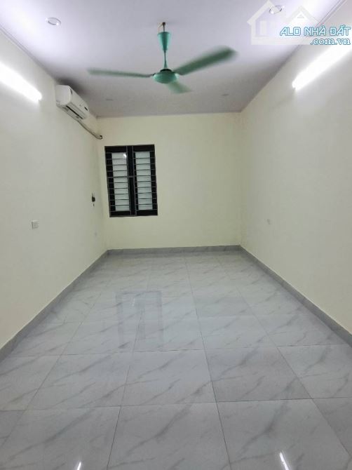 1 CĂN DUY NHẤT ĐỐNG ĐA - MỚI CỨNG 5 TẦNG 3 NGỦ KHÉP KÍN - 2 MẶT NGÕ TRƯỚC SAU NGÕ THÔNG - - 4