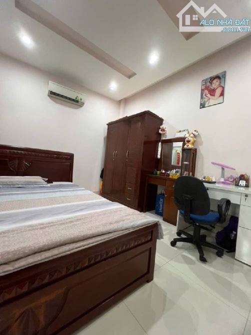 Huỳnh Tấn Phát Q7 – Nhà 4 Tầng 156m² – SHR – Hẻm Xe Hơi Thông – Giá Chỉ 7,8 Tỷ - 4