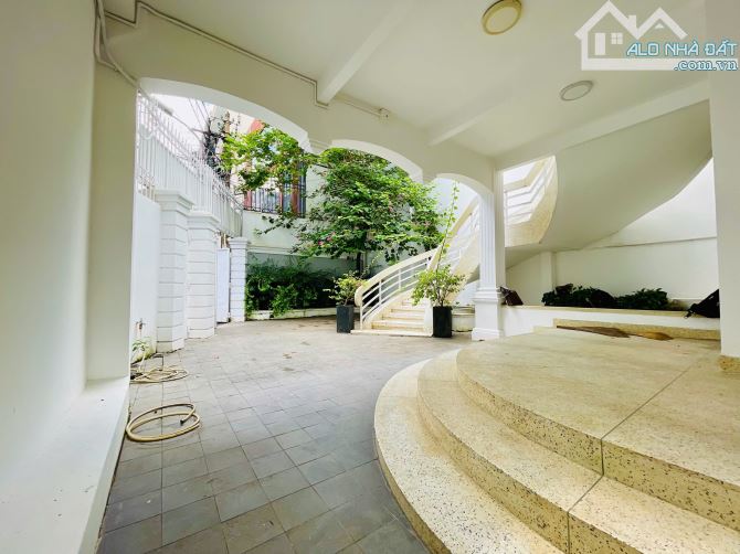 Bán Biệt Thự 230m2( 8x30 ) Hẻm Vip 38 Nguyễn Văn Trỗi-Sát Quận 1-Quận 3-Dạng Biệt Thự Cổ - 4