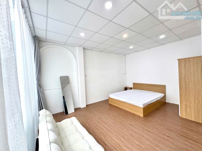 CHO THUÊ CĂN STUDIO FULL NỘI THẤT BAN CÔNG Ở SÁT QUẬN 1 - 4
