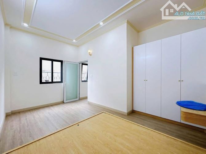 🌟🌟🌟NHÀ TRỆT LẦU MỚI - 3 PHÒNG NGỦ - HẺM 25 NGUYỄN VĂN LINH ( CẶP BÊN SIÊU THỊ MEGA ) - 4