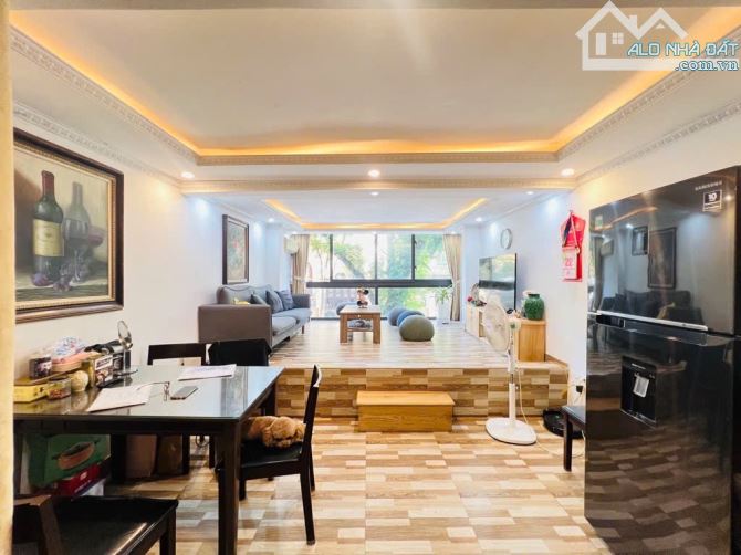 MẶT PHỐ-KINH DOANH -VỈA HÈ ĐÁ BÓNG-DÂN XÂY-MẶT TIỀN SIÊU ĐẸP- NGUYỄN THÁI HỌC.   DT35m- MT - 4