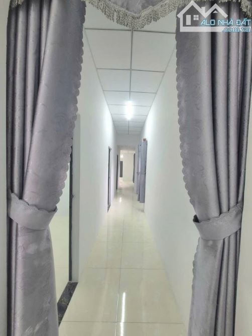 Ngộp Thở ! Cần bán gấp căn nhà ở Đ. Trần Thị Bàu , Tân An Hội 144m2 SHR giá 920tr - 4