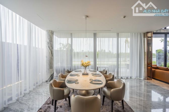 SIÊU PHẨM VILLA MẶT SÔNG HÀN VIEW CỤC ĐẸP GIÁ ĐẦU TƯ 300M2 GIÁ 33 TỶ CÁCH BIỂN 1KM - 4