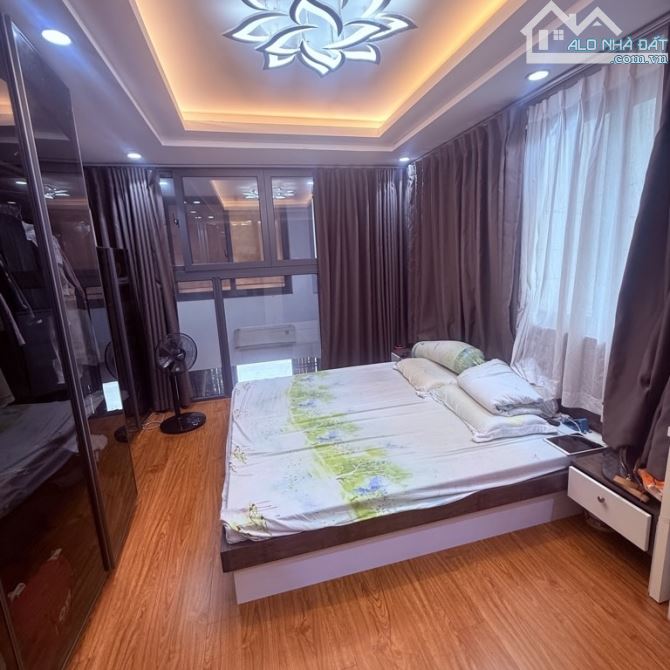 Nhà Mặt Tiền 702 Hồng Bàng4 Tầng, DT 3.5x9m, 3 PN, KQH, lô góc, - 4
