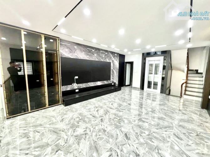 Mới đẹp Khâm Thiên, 6T thang máy, thông sàn gara, KD, ô tô tránh, 55m2