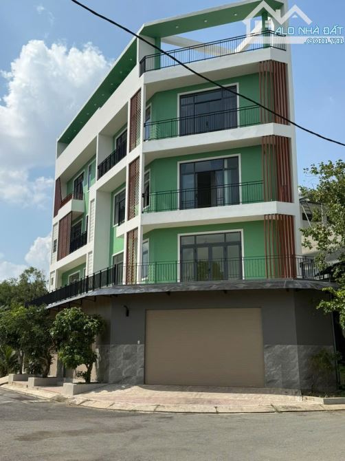 Bán nhà góc 2 mặt tiền thiết kế dạng căn hộ dịch vụ ngay cổng chào Bình Dương (8x23) - 4