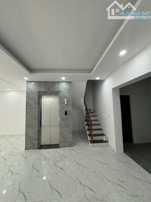 Khu Đấu Giá Trâu Quỳ / Shophouse 5T 84m, 6m tiền, 22.7 tỷ / Thang máy, Ô tô tránh, Vỉa hè - 4