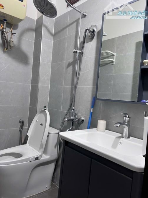 DỊCH VỌNG CẦU GIẤY 68M x5 TẦNG 15,5 TỶ NGÕ THẲNG,GẦN PHỐ,LÔ GÓC,Ô CHỜ THANG MÁY - 4