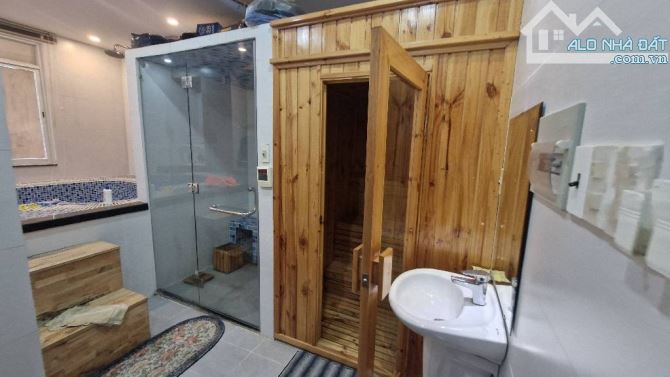 Bán gấp nhà đẹp ở ngay Trần Xuân Soạn, cách hẻm xe hơi 25m, 64m2, SHR, chỉ 8.3 tỷ. - 4