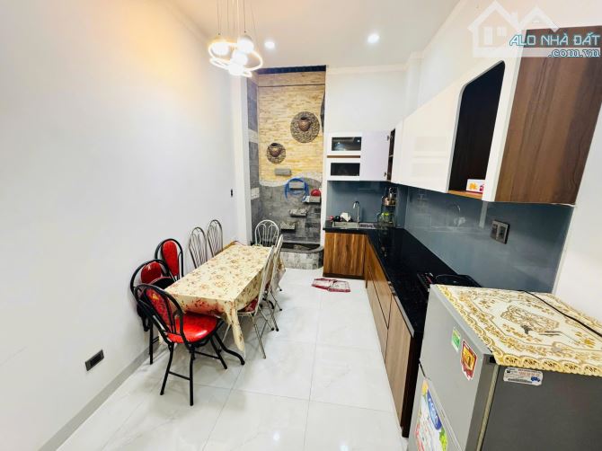 Cho thuê nhà nguyên căn Lê Hồng Phong, Phước Long, Nha Trang DT sử dụng 130m2 4pn - 4