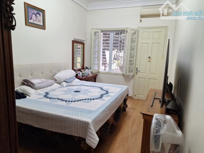 Bán nhà PHÂN LÔ đường Trần Phú quận Ba Đình - Sổ đỏ 64m2 - 4 tầng - giá 27 tỷ - Oto tránh. - 4