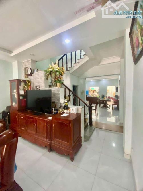 📣📣📣NHÀ 3 TẦNG MỚI TINH - HẺM XE HƠI 5M THÔNG TỨ TUNG - SÁT BÊN CHỢ ĐÔNG BẮC - 2 PHÚT QU - 4