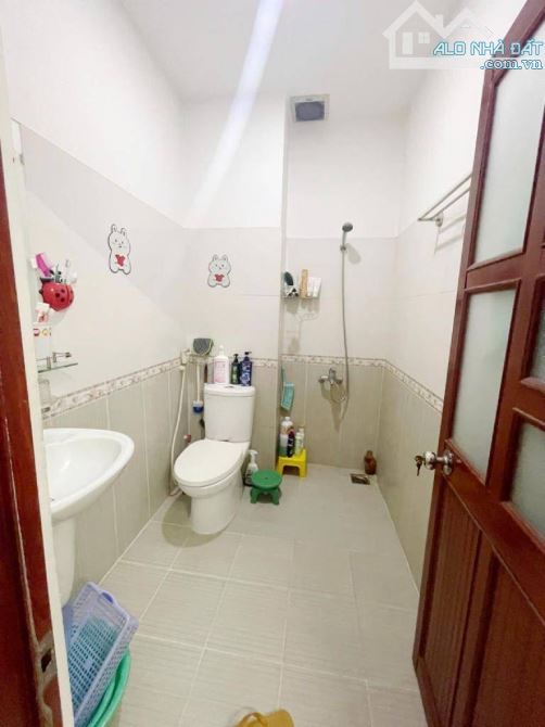 Hẻm xe hơi Dương Quảng Hàm - Ngay đại học Văn Lang | 70m2(4.1x17)A4 | 4 Tầng | 4 Phòng ngủ - 4