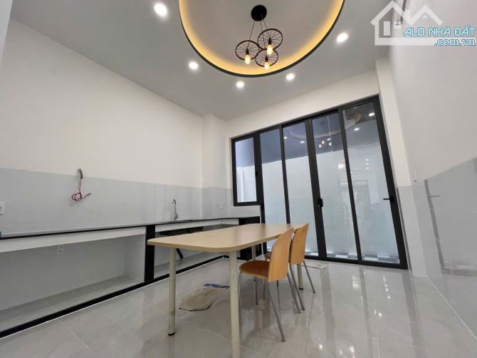 CHÍNH CHỦ GỬI BÁN NHÀ 3TẦNG MỚI TINH DT62M NGAY ĐƯỜNG GÒ CÁT,HẺM XE HƠI,CHỈ NHỈNH 6TỶ - 4