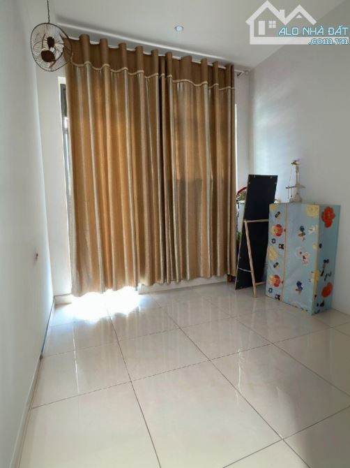 CHỈ 3 TỶ - NHÀ 2 TẦNG - NGAY TRƯỜNG TIỂU HỌC KIM ĐỒNG - 4