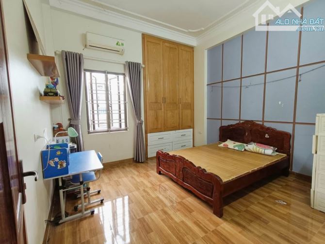 BÁN NHÀ ĐẸP 4.6 TỶ 3 TẦNG 64M2 ( ĐÔNG BẮC ) KHU ĐÔ THỊ BÃI VIÊN - 4