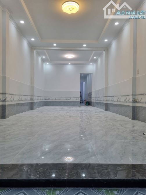 BÁN NHÀ MẶT TIỀN HUỲNH THỊ HAI 4X23M GẦN CHỢ VỊ TRÍ ĐẸP TIỆN KD - 4