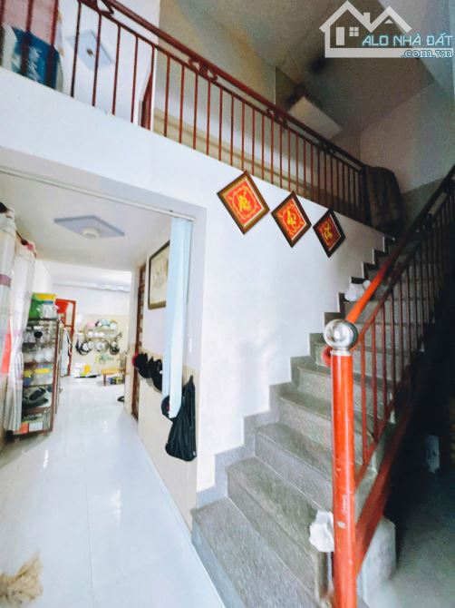 Bán nhà p. Tân Mai cũ gần bv Quốc tế Hoàn Mỹ, ngay Vincom đg xe hơi chỉ 4,4 tỷ - 4