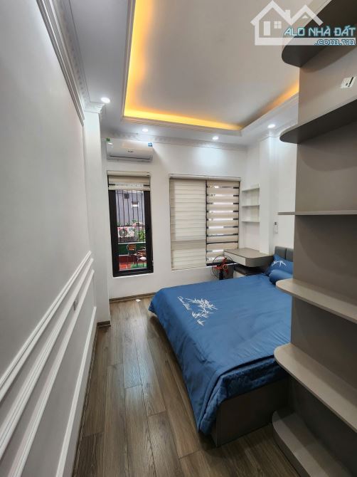 Bán nhà đẹp đường Đội Cấn quận  Ba Đình - Sổ 23m2 - 5 tầng mới cong - 3PN khép kin. - 5