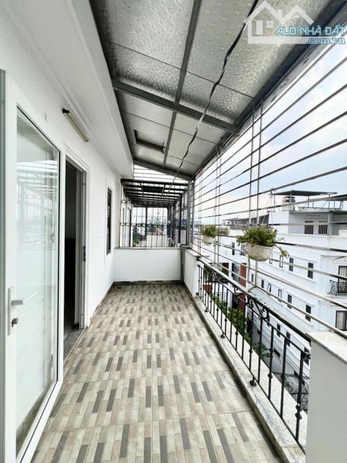 CẦN BÁN NHÀ 5 TẦNG NGÕ Ô TÔ , ĐÀM QUANG TRUNG, LONG BIÊN DT 32M GIÁ BÁN 7,9 TỶ CÓ TL - 5